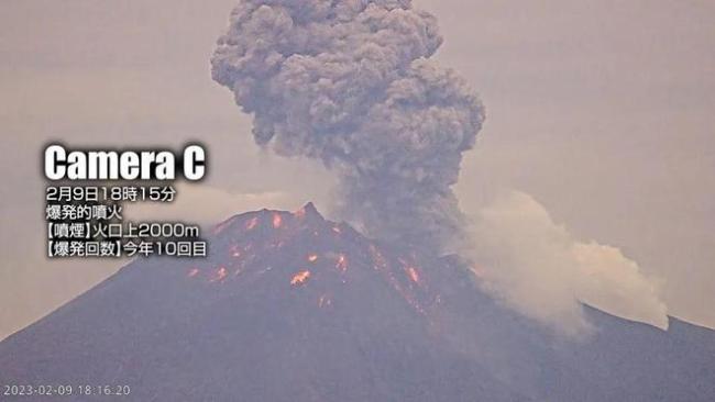 直击日本火山再喷发烟柱高2400米 危险的事情应该在后面吧