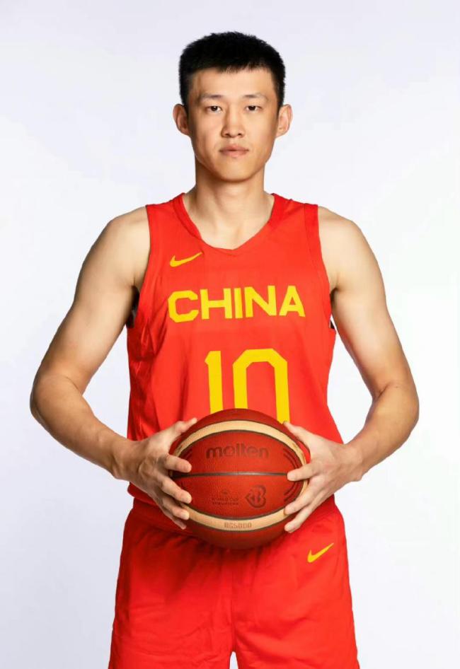 周鹏将担任中国男篮队长 比赛经验能力获洋帅认可