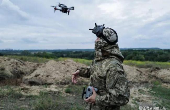 美媒称俄用VR遥控无人机：能瞄准掩体内的乌军！