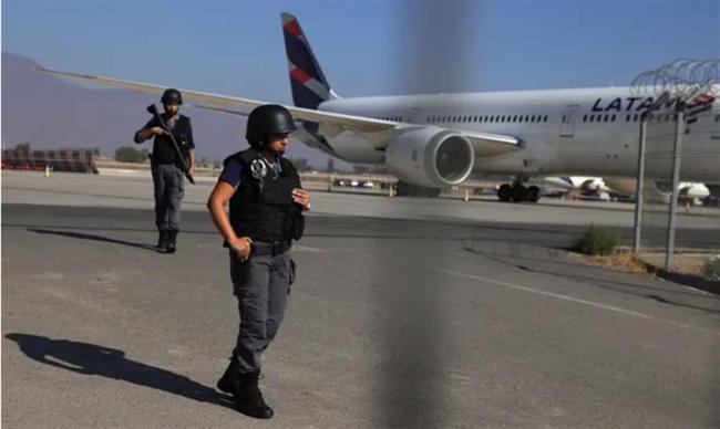 智利首都机场发生枪战：劫匪抢劫超3200万美元现金