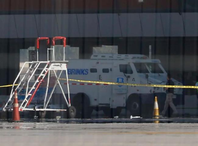 智利多名武装劫匪闯机场：想劫走飞机上3200万美元