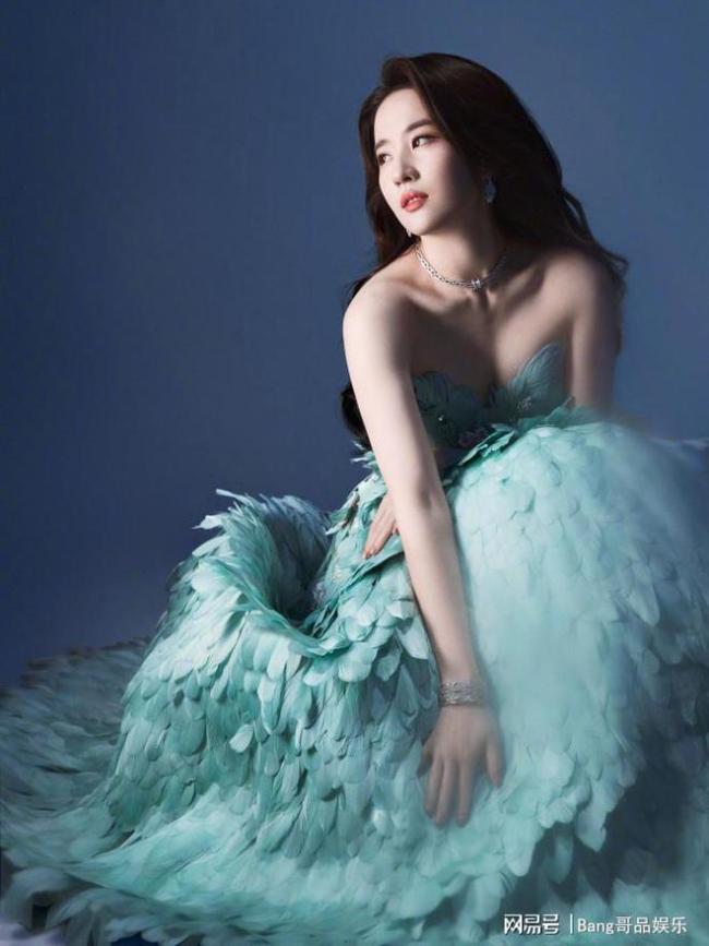 刘亦菲孔雀公主羽毛裙造型好美 仙女姐姐身上散发着一股仙气真的是仙气飘飘