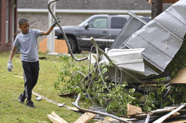 风灾不断！龙卷风袭击美国密苏里州已致5人丧生！美国频发龙卷风的原因是什么？