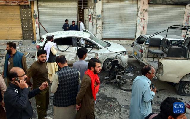 巴基斯坦发生袭击事件，由安装在路边摩托车上的遥控炸弹引发