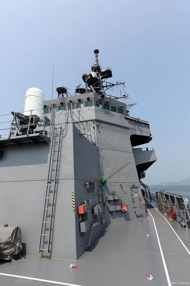 中国万吨军舰正式交付泰国 成东南亚地区最大现役军舰 对比美国有一大决定性优势！