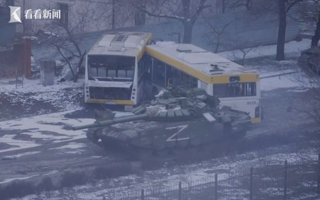 乌克兰自曝家丑 冲突爆发初期 半个国防部都险些被俘！