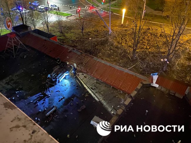 俄军战机炸弹意外坠落现场曝光 误击边境城市致2人受伤