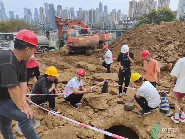 重庆江北区嘉陵江畔发现一汉代古墓 部分文物已出土！