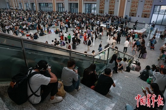 每5个中国人有1人五一旅游：全国接待游客2.74亿人次