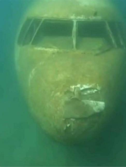 海底发现马航MH370？这是照片？ 印度洋岛屿上发现了疑似该客机的残骸？