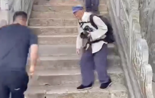 93岁老人玩了70多年摄影：莫道桑榆晚，为霞尚满天！