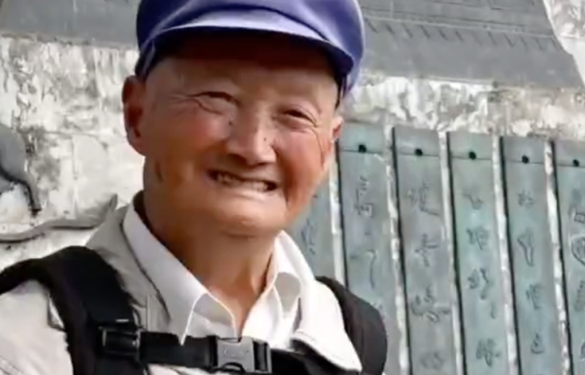 93岁老人玩了70多年摄影：莫道桑榆晚，为霞尚满天！
