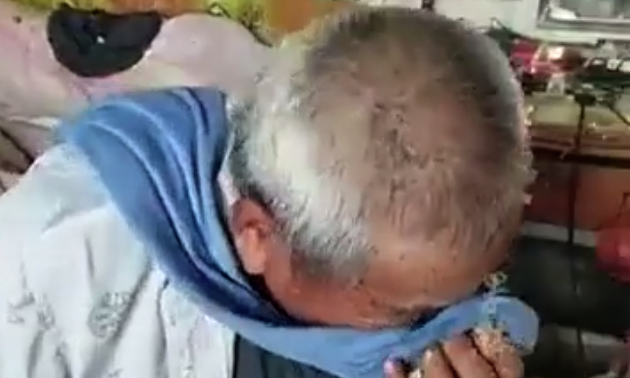 69岁儿子出院先去看90岁爸爸 网友泪目：满头白发了都还有爸爸疼！
