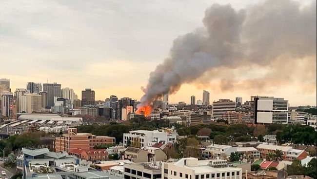 悉尼市中心大火被扑灭，共造成周围两栋建筑被烧毁